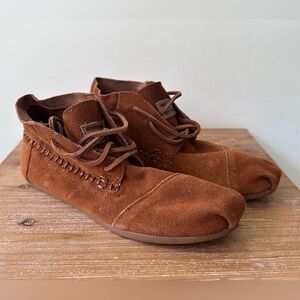 TOMS | W7 | NEW!! Chestnut Suede Moccasin Ankle Boot